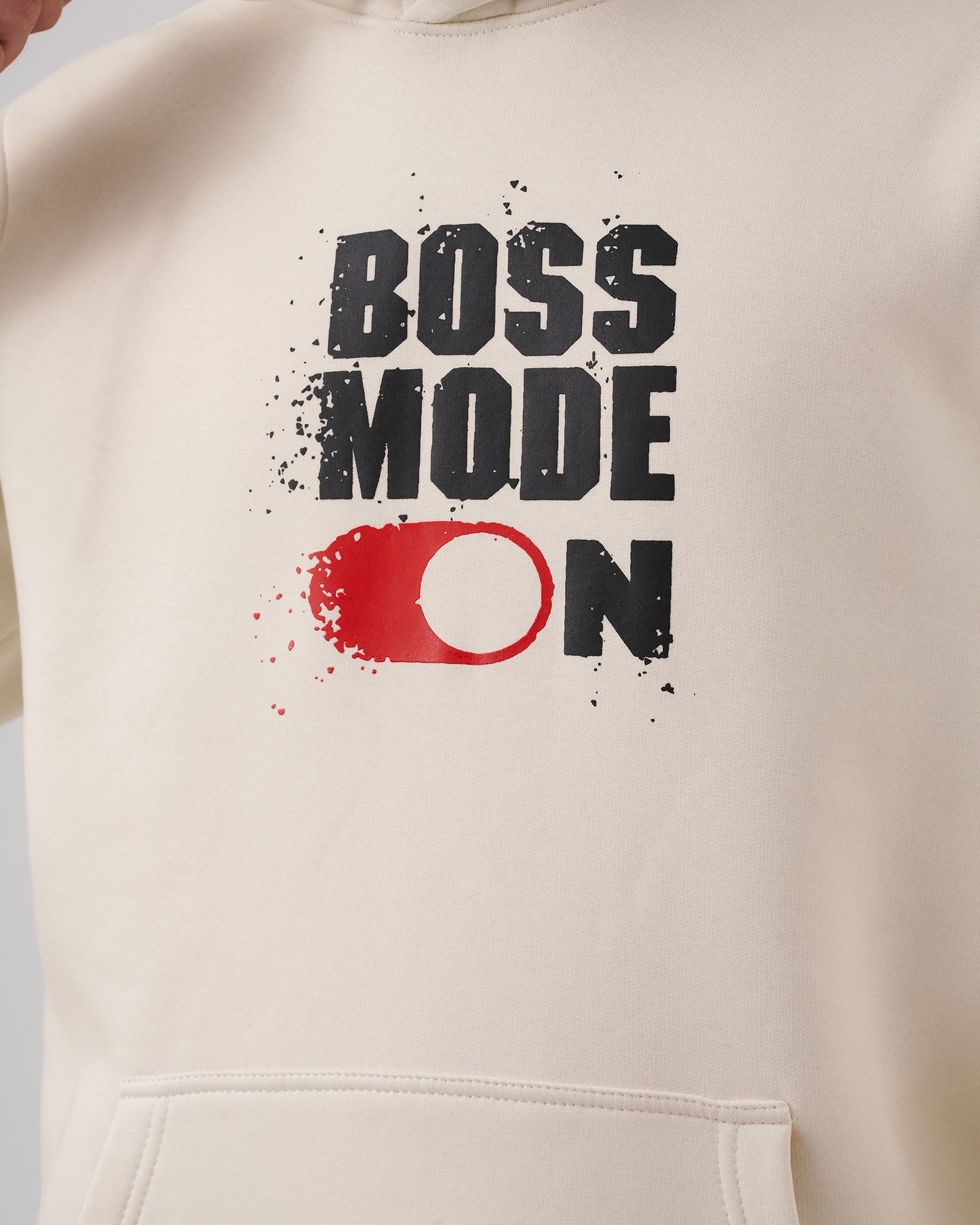 سويت شيرت BOSSMODE باللون الأبيض العتيق